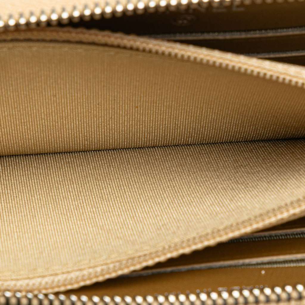 Chanel Medium Metallic Lambskin Star Embossed Zip Around Wallet Gold Leather Good condition - Box View