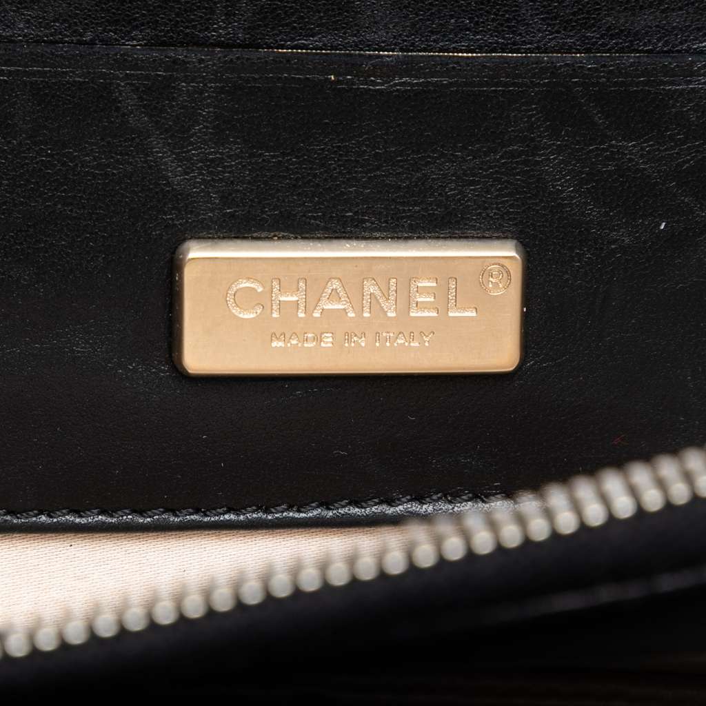 Chanel Patent Reissue 2.55 East West Flap Black Leather Good condition - Box View