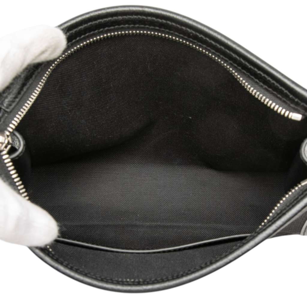 Gucci Jumbo GG Canvas Pouch Black Canvas Good condition - Model View