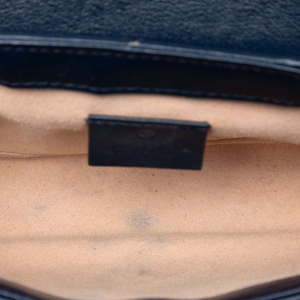 Gucci Super Mini GG Marmont Matelasse Leather Torchon Flap Crossbody White Leather Good condition - Model View