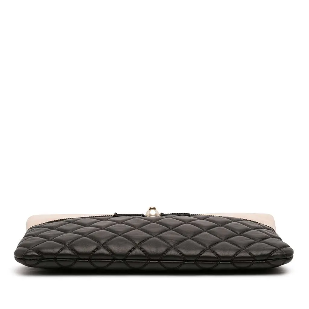 Chanel Medium Quilted Lambskin and Calfskin Pearl O Case Clutch Black Leather Very good - Inside View