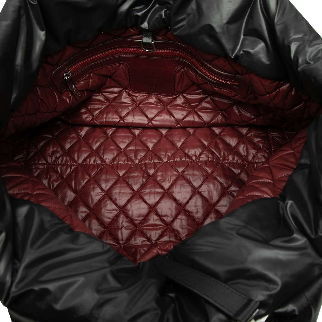 Chanel Medium Quilted Nylon Coco Cocoon Tote Black Good condition - Model View