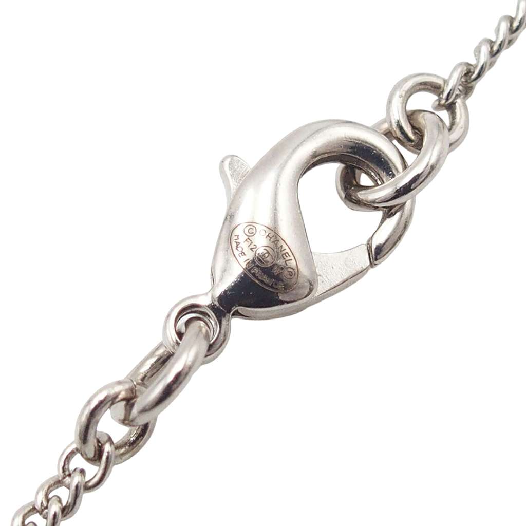 Chanel Silver Plated CC Rhinestone Pendant Necklace Silver Metal Good condition - Model View