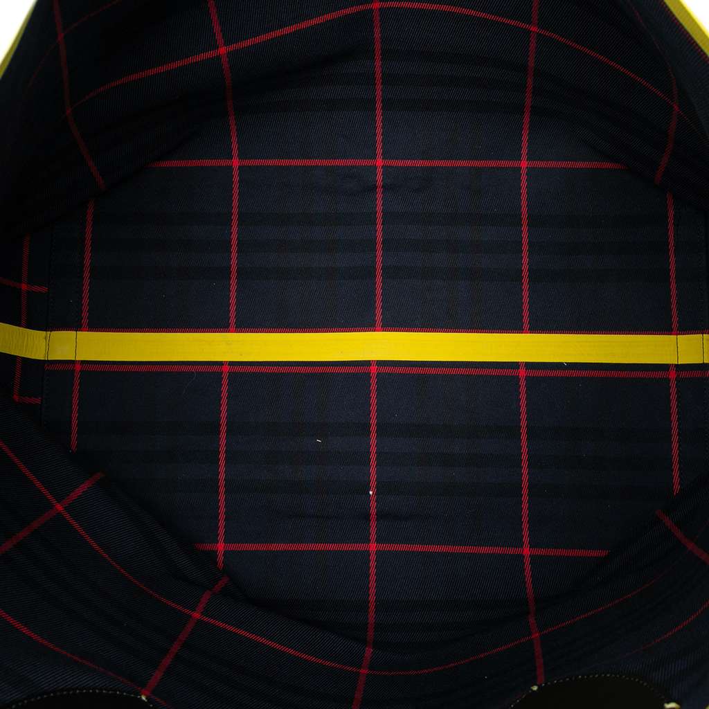 Burberry House Check Canvas The Giant Reversible Tote Green Canvas Good condition - Model View