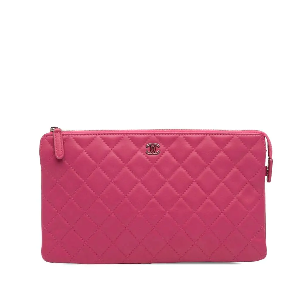Chanel Quilted Caviar CC Enamel Double Zip Clutch Pink Leather Very good - Front View