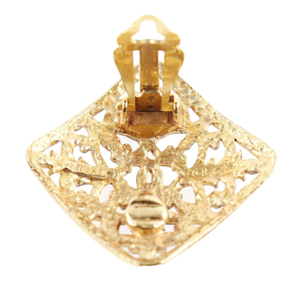 Chanel CC Gold Plated Square Clip On Earrings Gold Metal Good condition - Model View