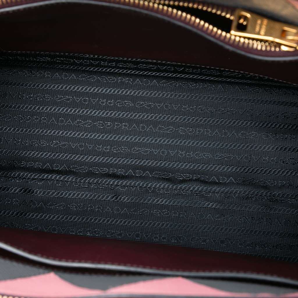 Prada Saffiano Greche Paradigme Bag Red Leather Good condition - Model View