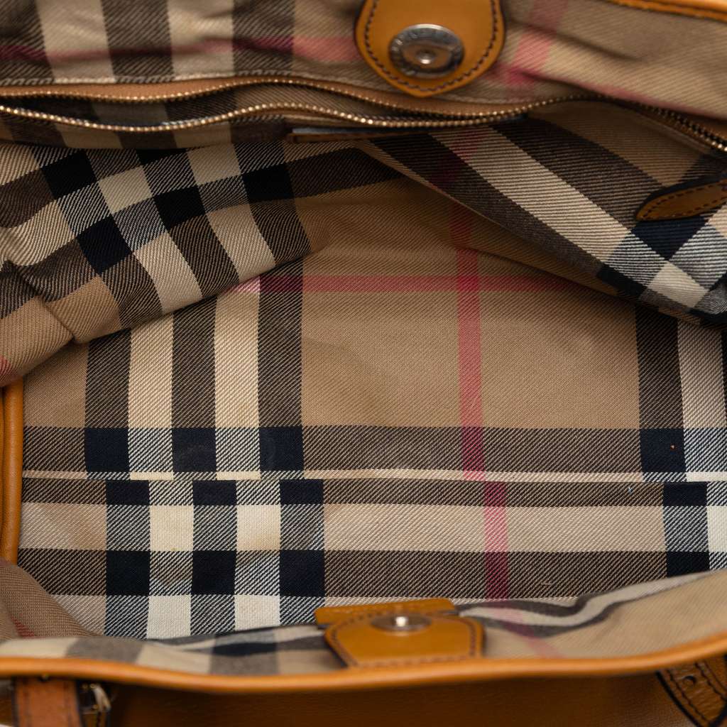 Burberry Leather Salisbury Belted Tote Brown Leather Good condition - Model View