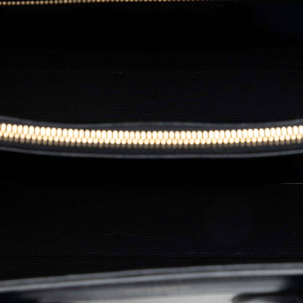 Saint Laurent Small Bicolor Leather Sac de Jour Satchel White Leather Good condition - Model View