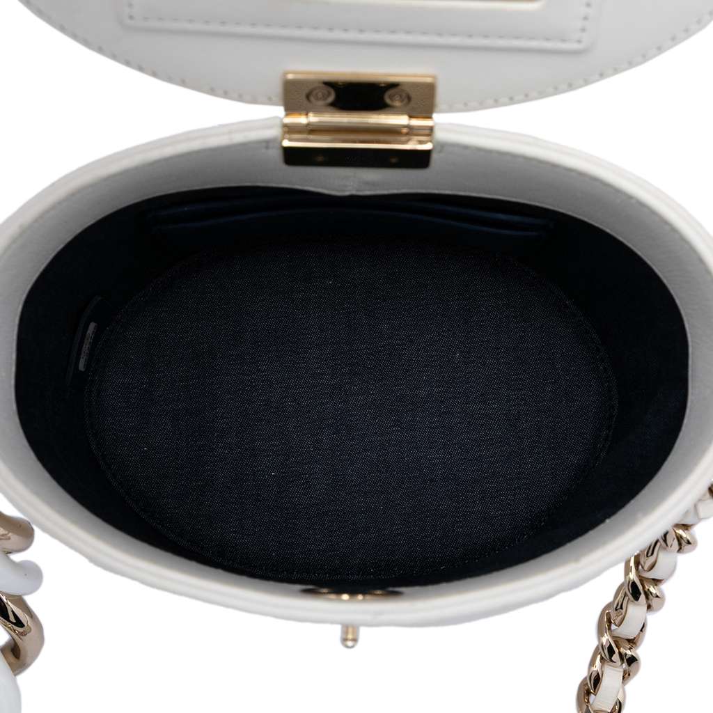 Chanel CC Lambskin Elegant Chain Vanity Case White Leather Good condition - Model View