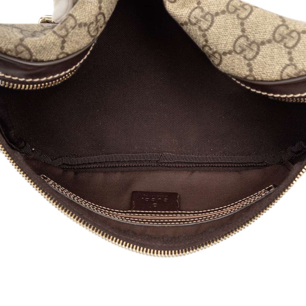 Gucci GG Supreme Belt Bag Brown Canvas Good condition - Model View