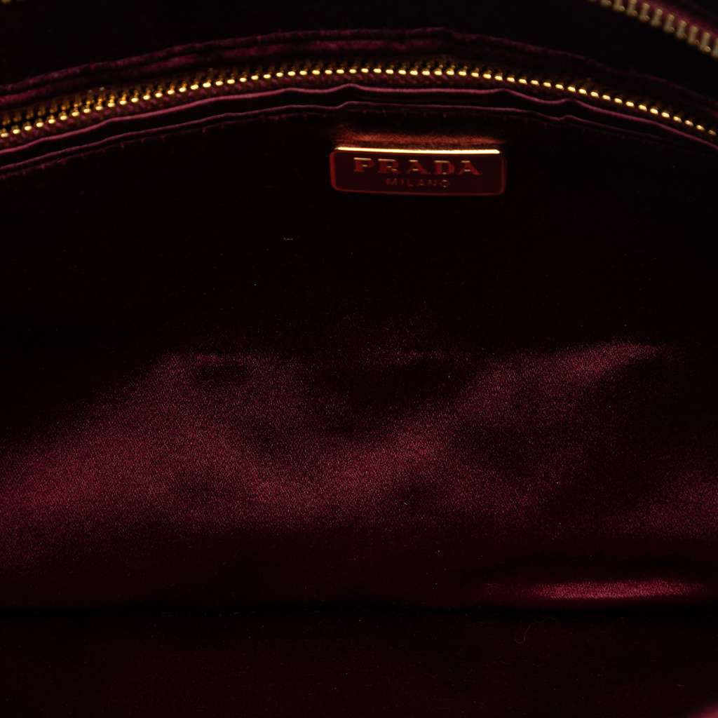 Prada Raso Paillettes Clutch Red Satin Good condition - Model View