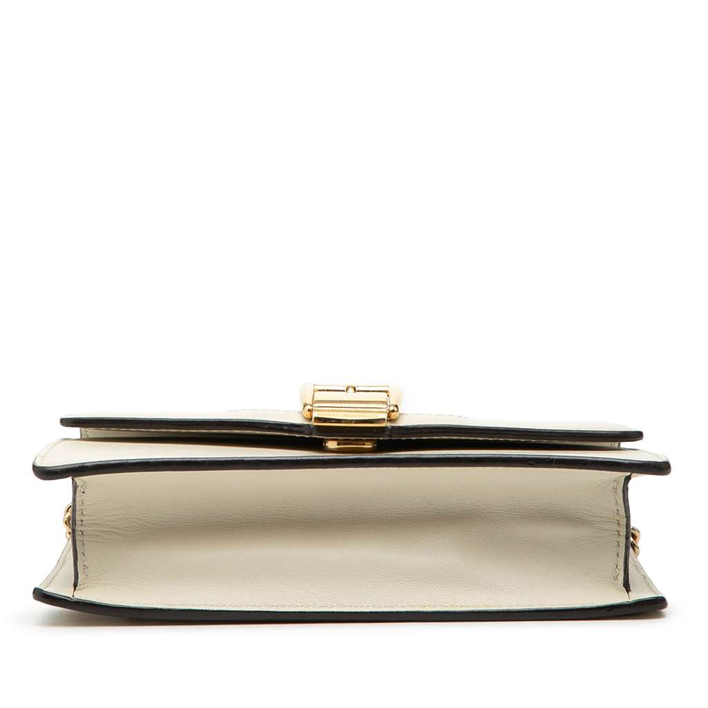 Gucci Super Mini Leather Sylvie Chain Crossbody White Leather Good condition - Inside View