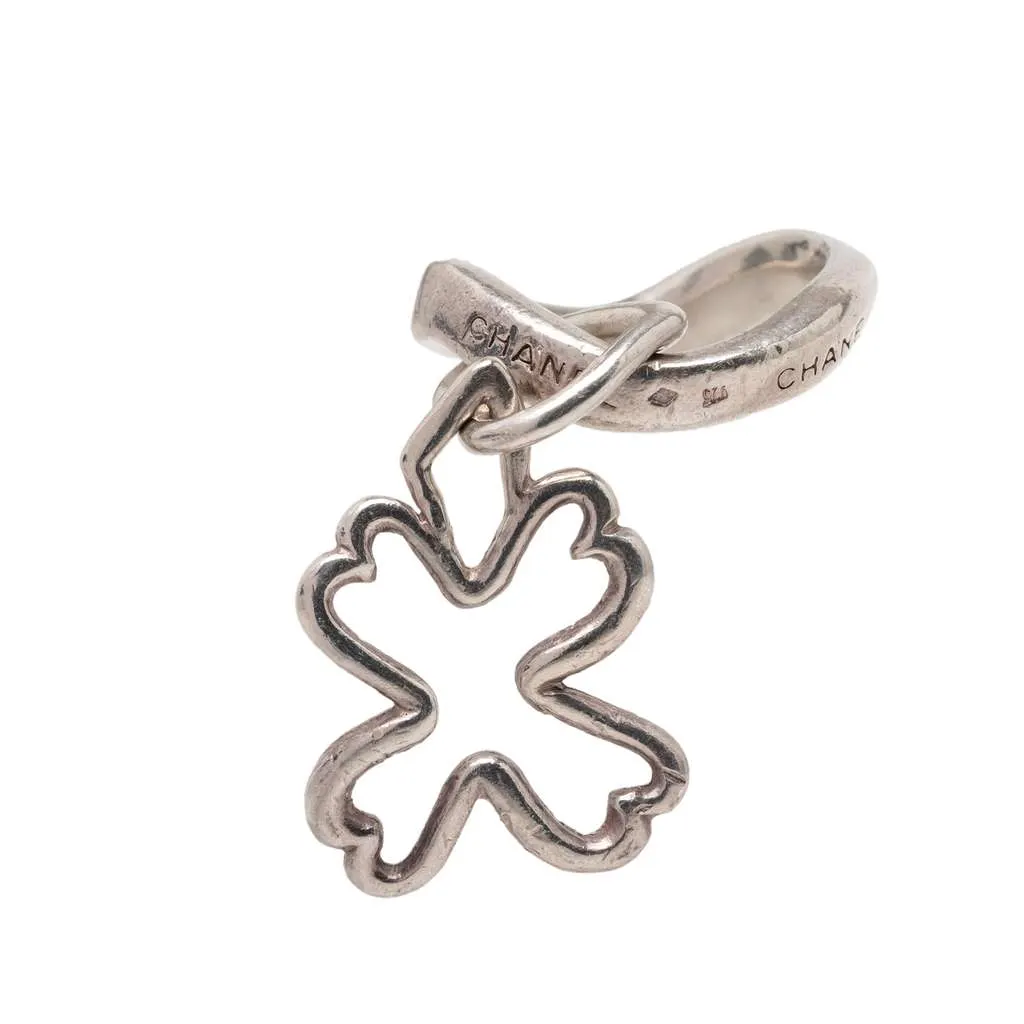 Chanel Sterling Silver Clover Charm Ring Silver Silver Very good - Front View