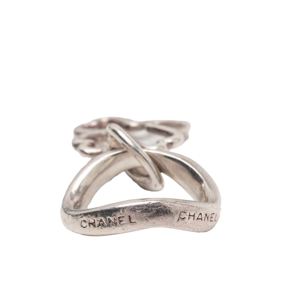 Chanel Sterling Silver Clover Charm Ring Silver Silver Good condition - Model View