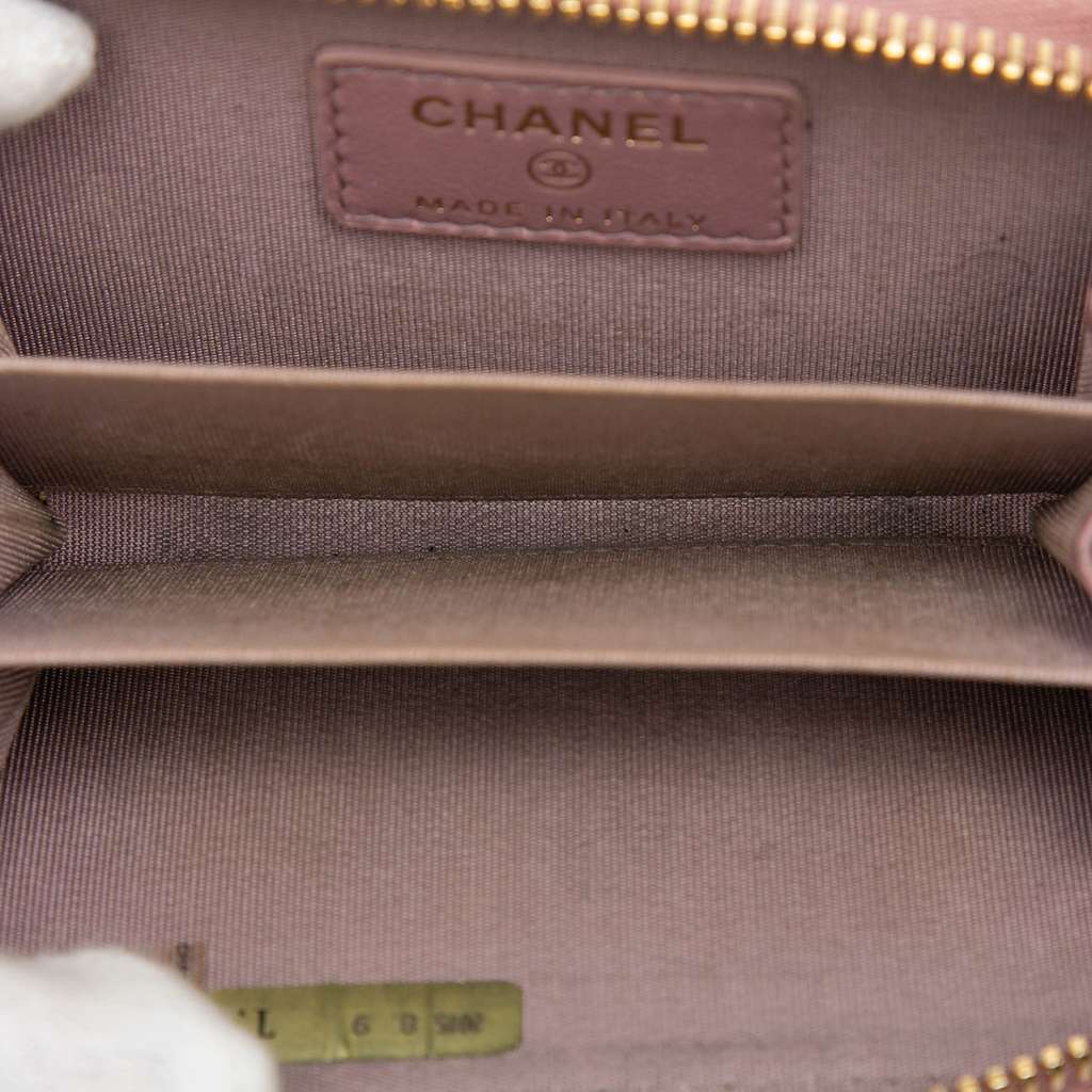Chanel CC Quilted Lambskin Coin Pouch Pink Leather Good condition - Model View