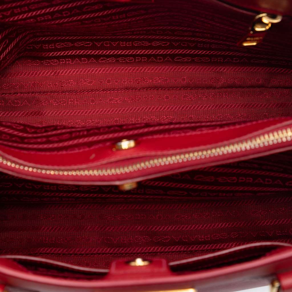 Prada Medium Saffiano Lux Galleria Satchel Red Leather Fair condition - Model View