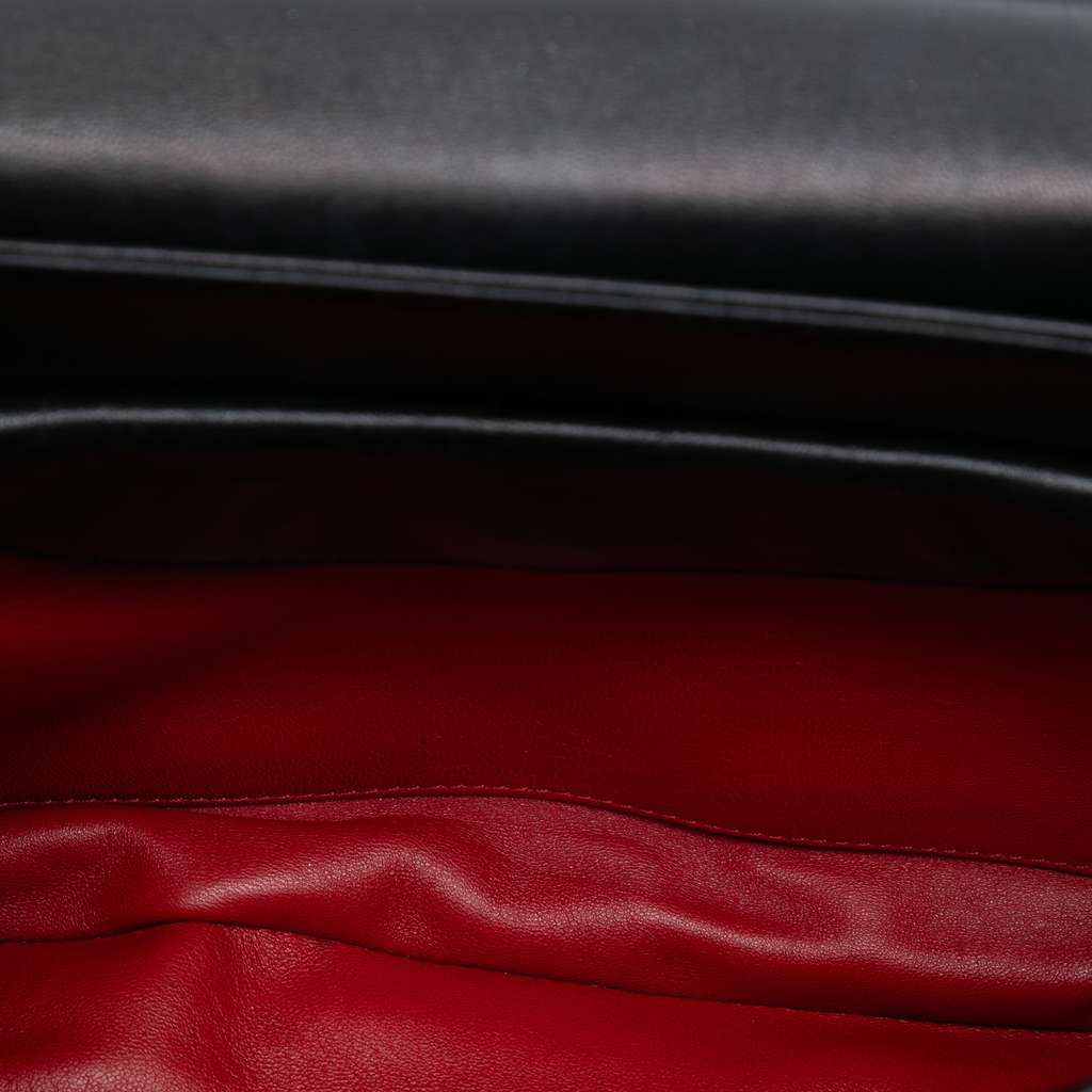 Prada Nappa Gaufre Shoulder Bag Black Leather Good condition - Model View