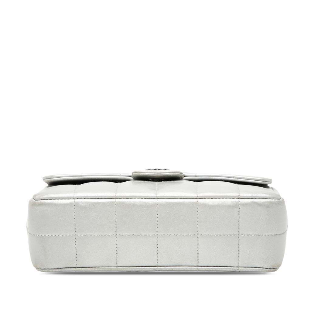 Chanel Mini CC Chocolate Bar Metallic Lambskin Camellia Flap Silver Leather Good condition - Inside View