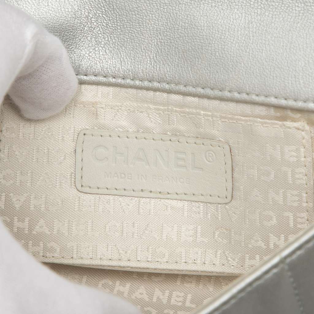 Chanel Mini CC Chocolate Bar Metallic Lambskin Camellia Flap Silver Leather Good condition - Box View