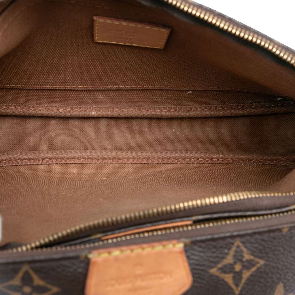 Louis Vuitton Monogram Multi Pochette Accessoires Brown Good condition - Model View