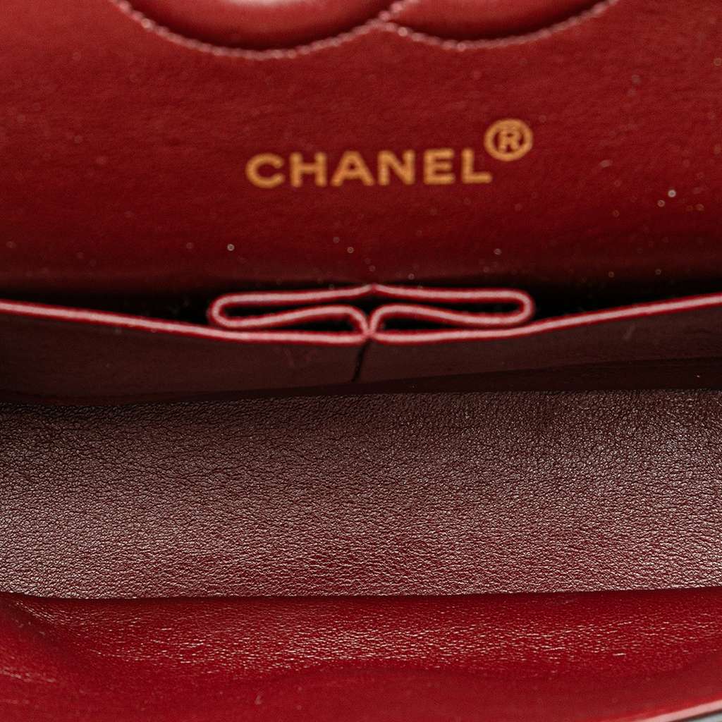 Chanel Small Classic Chevron Lambskin Double Flap Black Leather Good condition - Model View