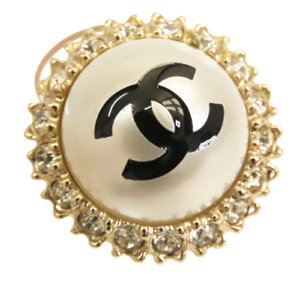 Chanel CC Gold Plated Lacquered Faux Pearl and Rhinestone Clip On Earrings Gold Metal Good condition - Model View