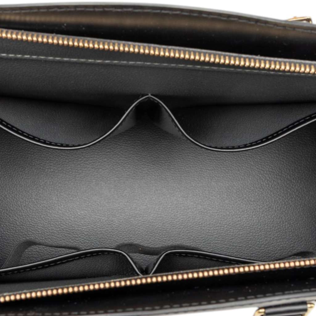 Louis Vuitton Epi Riviera Black Leather Good condition - Model View