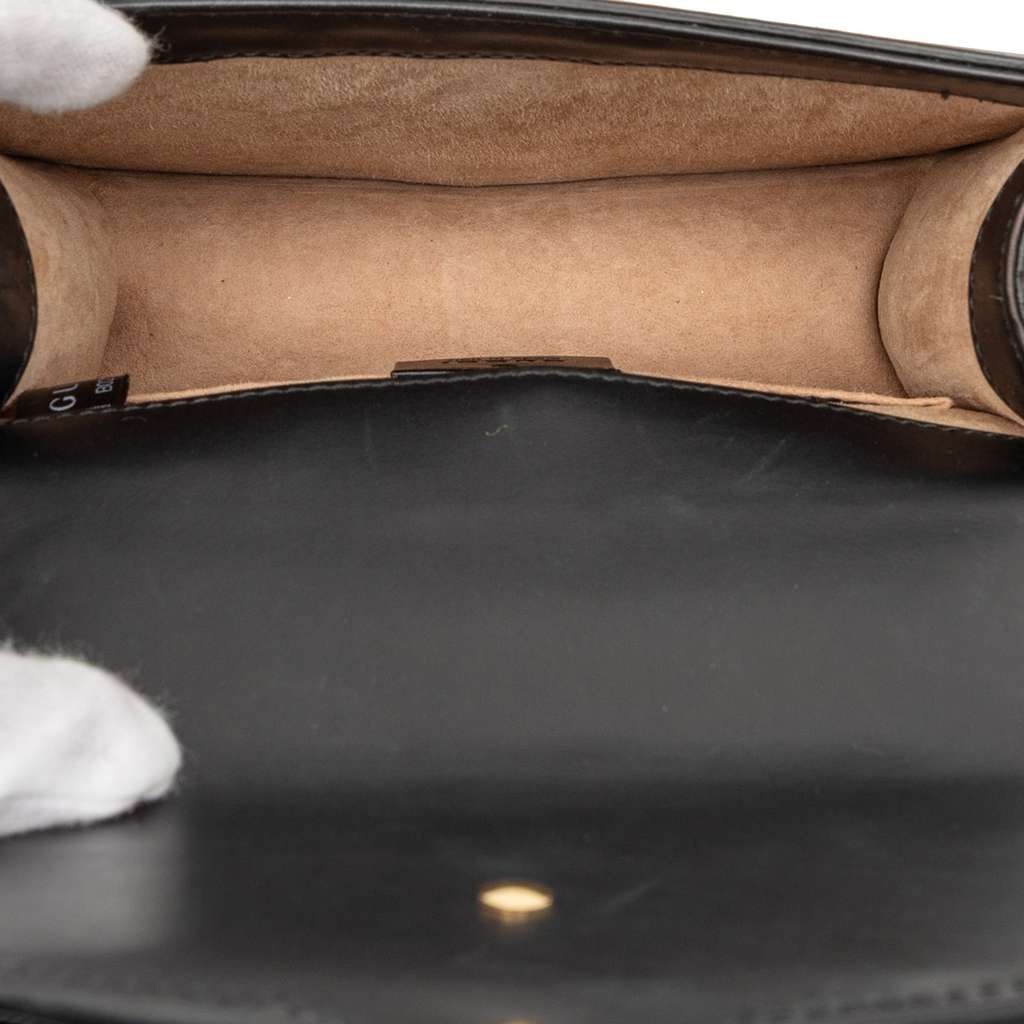 Gucci Mini Leather Web Sylvie Chain Crossbody Black Leather Good condition - Model View