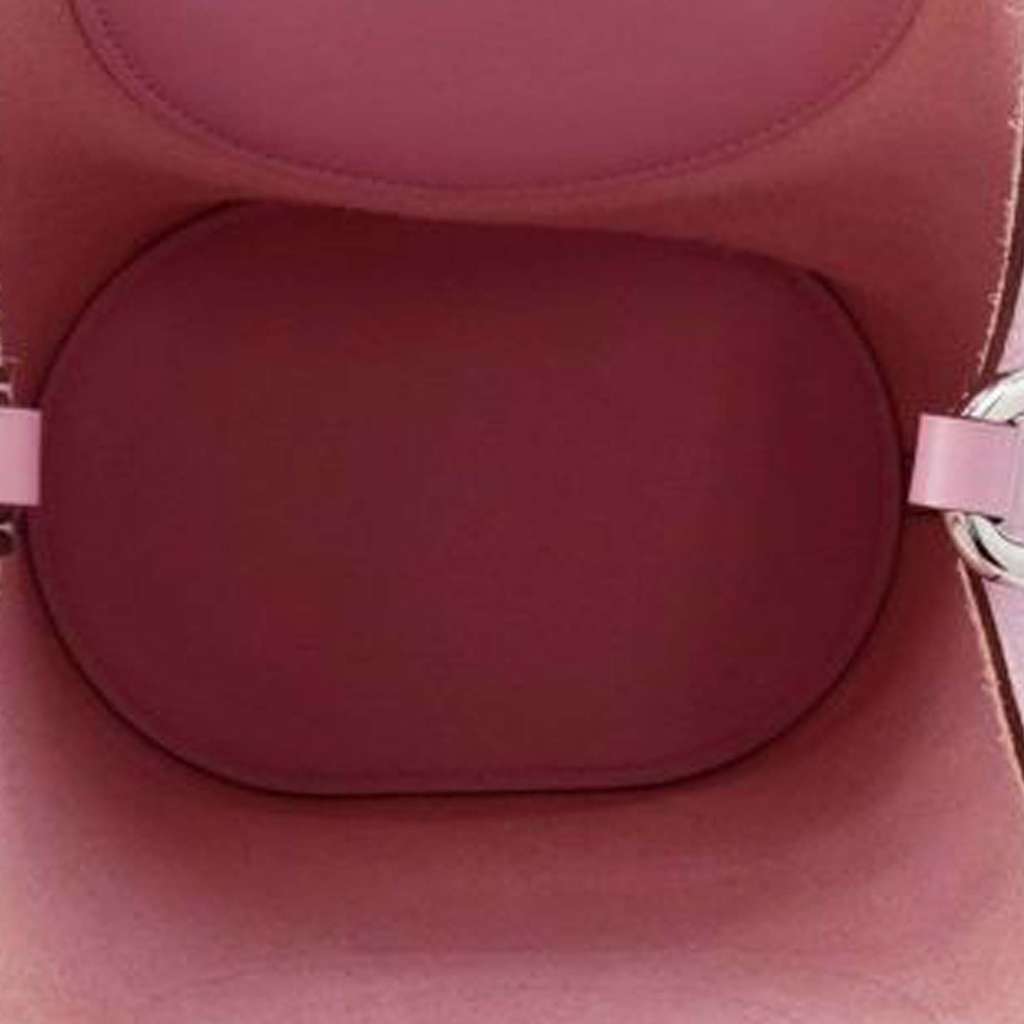 Hermès Clemence and Swift In The Loop 18 Pink Leather Good condition - Model View