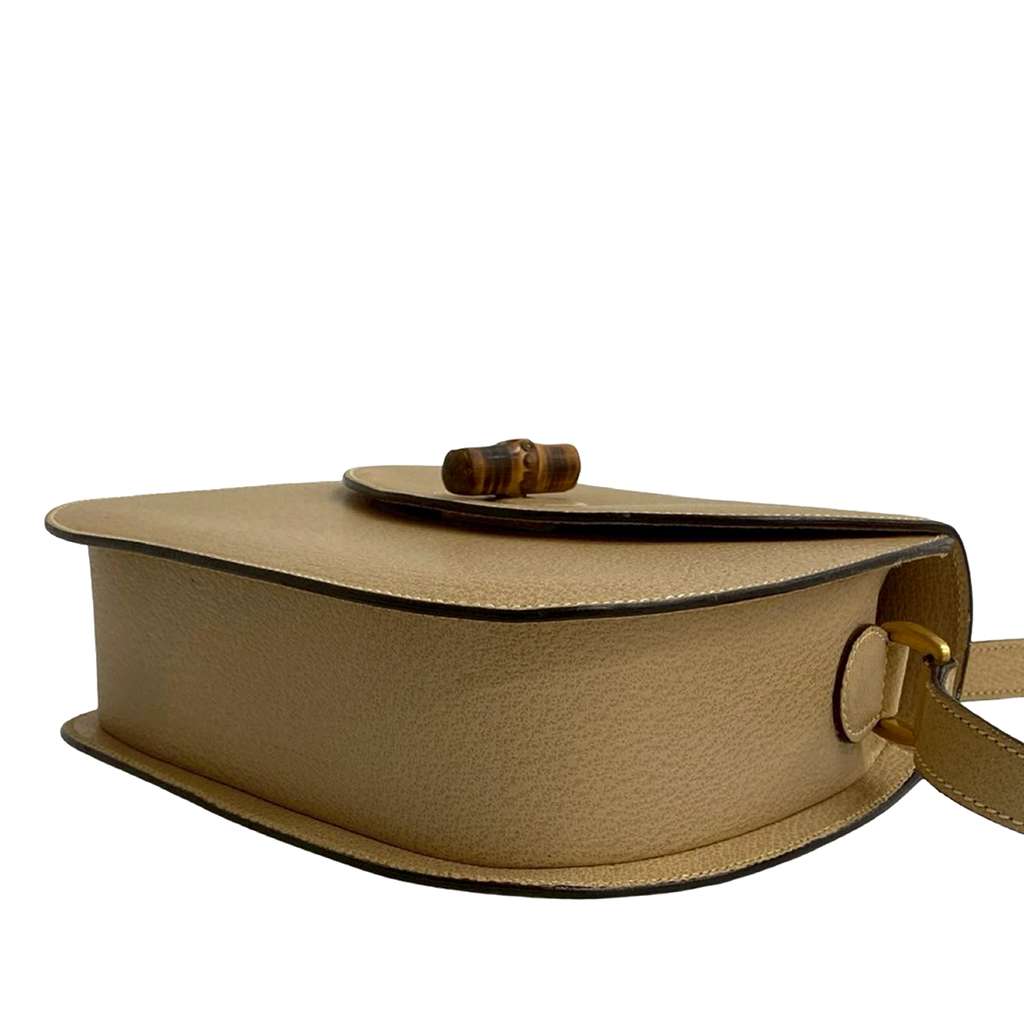 Gucci Grained Calfskin Bamboo Crossbody Brown Leather Good condition - Model View