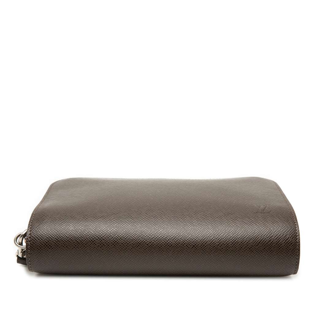 Louis Vuitton Taiga Pochette Baikal Brown Leather Good condition - Inside View