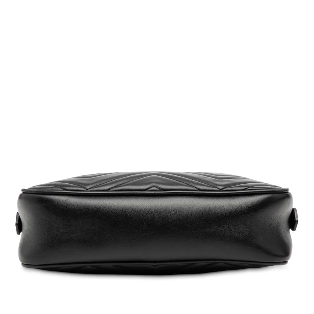 Gucci Small GG Marmont Matelasse Leather Crossbody Black Leather Good condition - Inside View