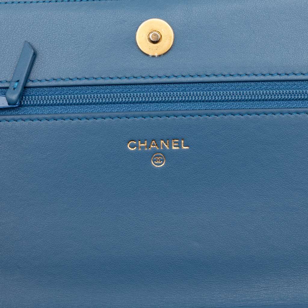 Chanel Quilted Caviar Boy Wallet on Chain Blue Leather Good condition - Box View