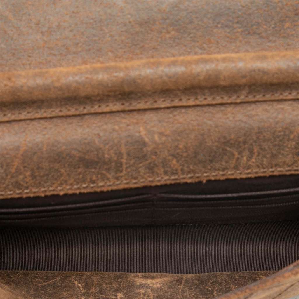 Chanel Paris Edinburgh Fur and Distressed Leather Wallet on Chain Blue Good condition - Model View