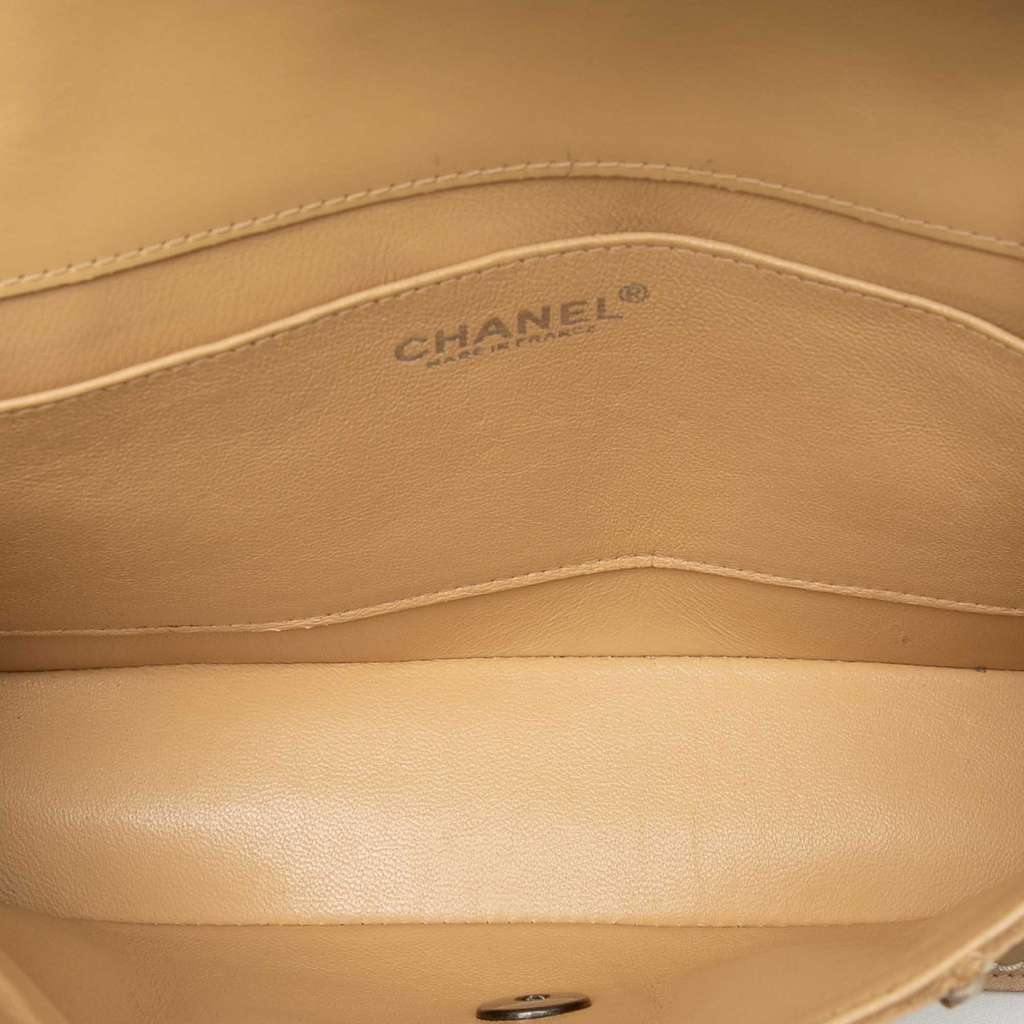 Chanel Medium Reverse Stitch Calfskin Single Flap Beige Leather Good condition - Model View