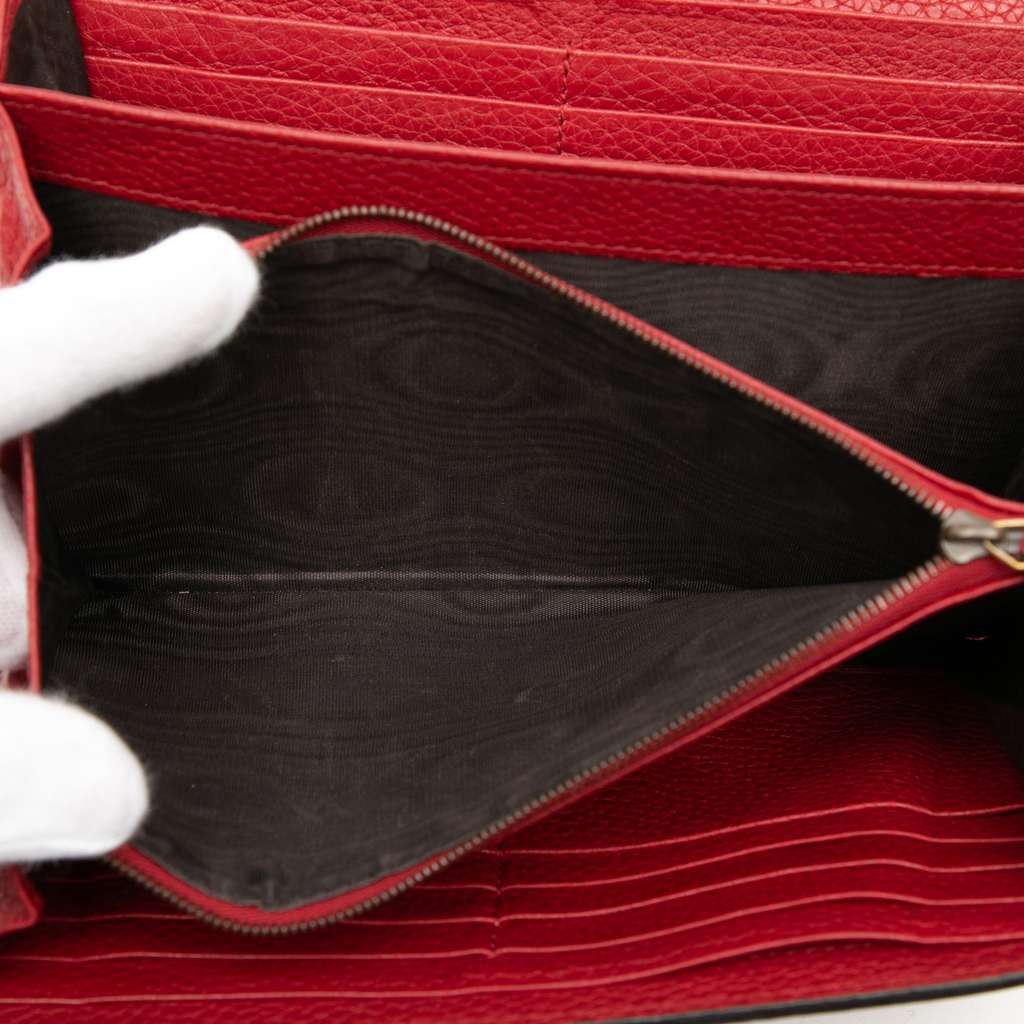 Gucci GG Marmont Leather Wallet on Chain Red Leather Good condition - Model View