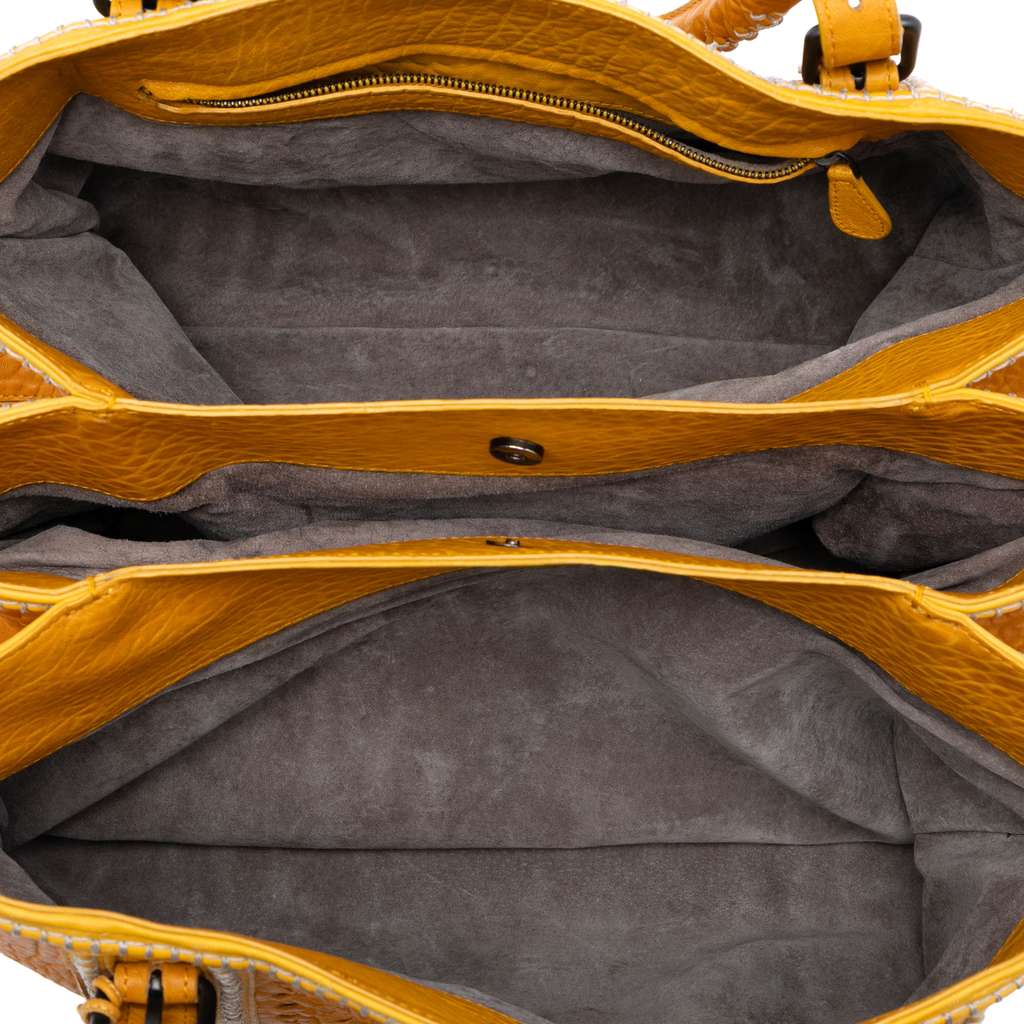 Bottega Veneta Medium Nappa Intrecciato Punto Mocassino Roma Tote Yellow Leather Good condition - Model View