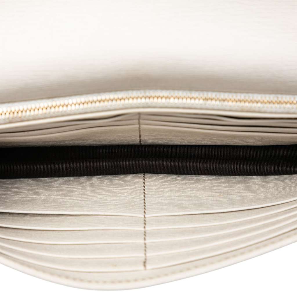 Gucci Leather Betty Wallet On Chain White Leather Good condition - Model View