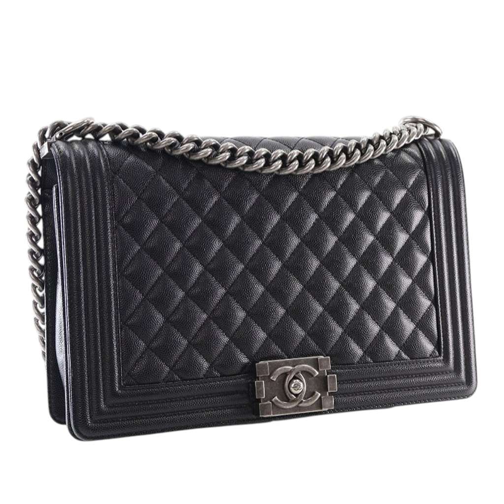 Chanel Medium Quilted Caviar Boy Flap Black Leather Good condition - Back View