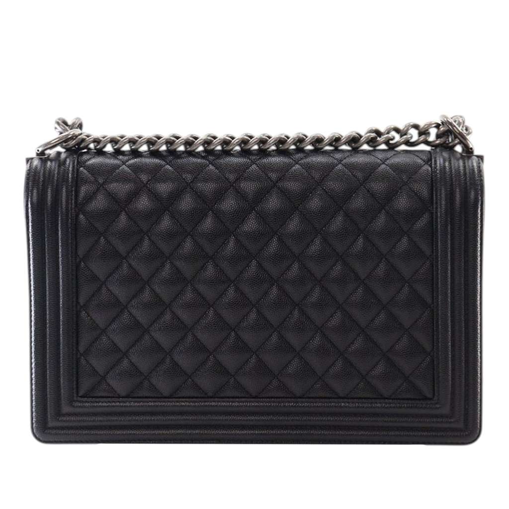 Chanel Medium Quilted Caviar Boy Flap Black Leather Good condition - Model View