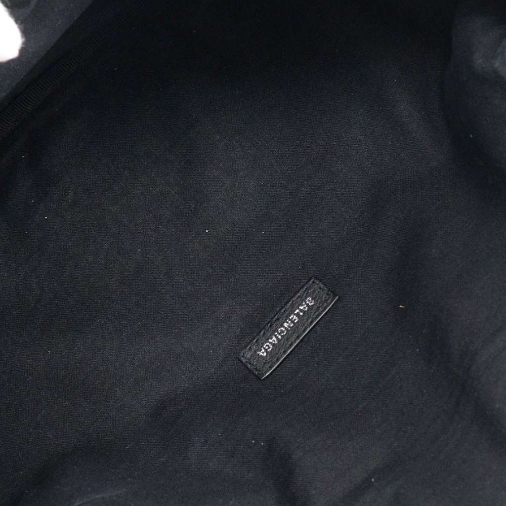 Balenciaga Leather Everyday Belt Bag Black Leather Good condition - Model View