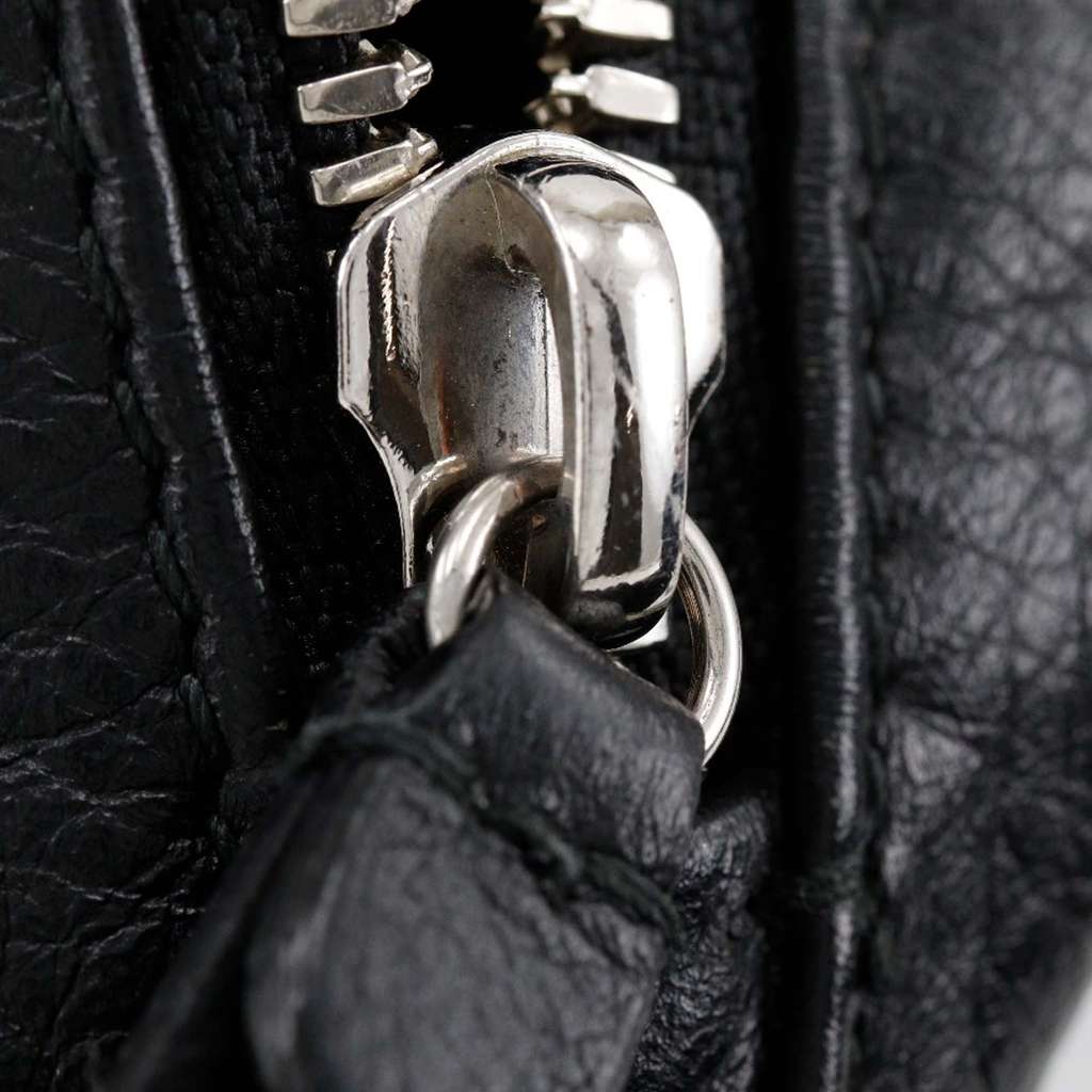 Balenciaga Leather Everyday Belt Bag Black Leather Good condition - Box View