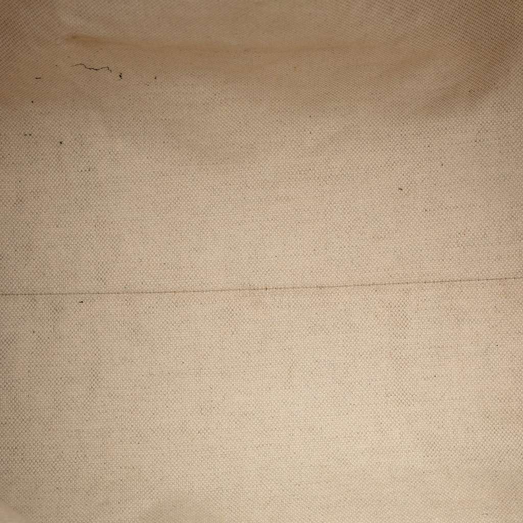 Gucci Large GG Canvas Bella Shoulder Bag Beige Good condition - Model View