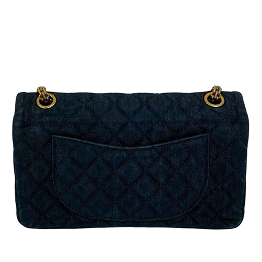 Chanel Quilted Denim Reissue 2.55 Double Flap 226 Blue Denim Good condition - Model View
