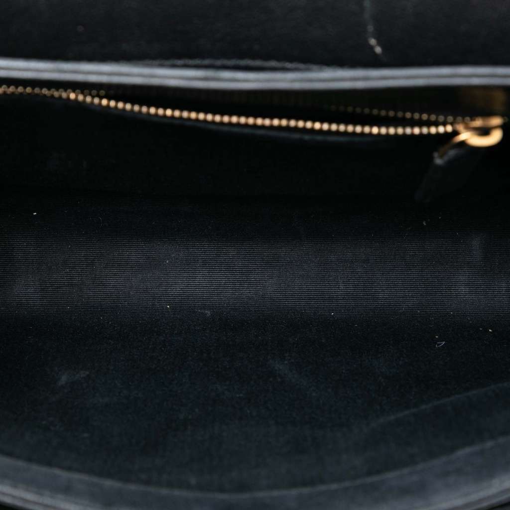 Saint Laurent Small Quilted Lambskin Becky Chain Shoulder Bag Black Leather Good condition - Model View