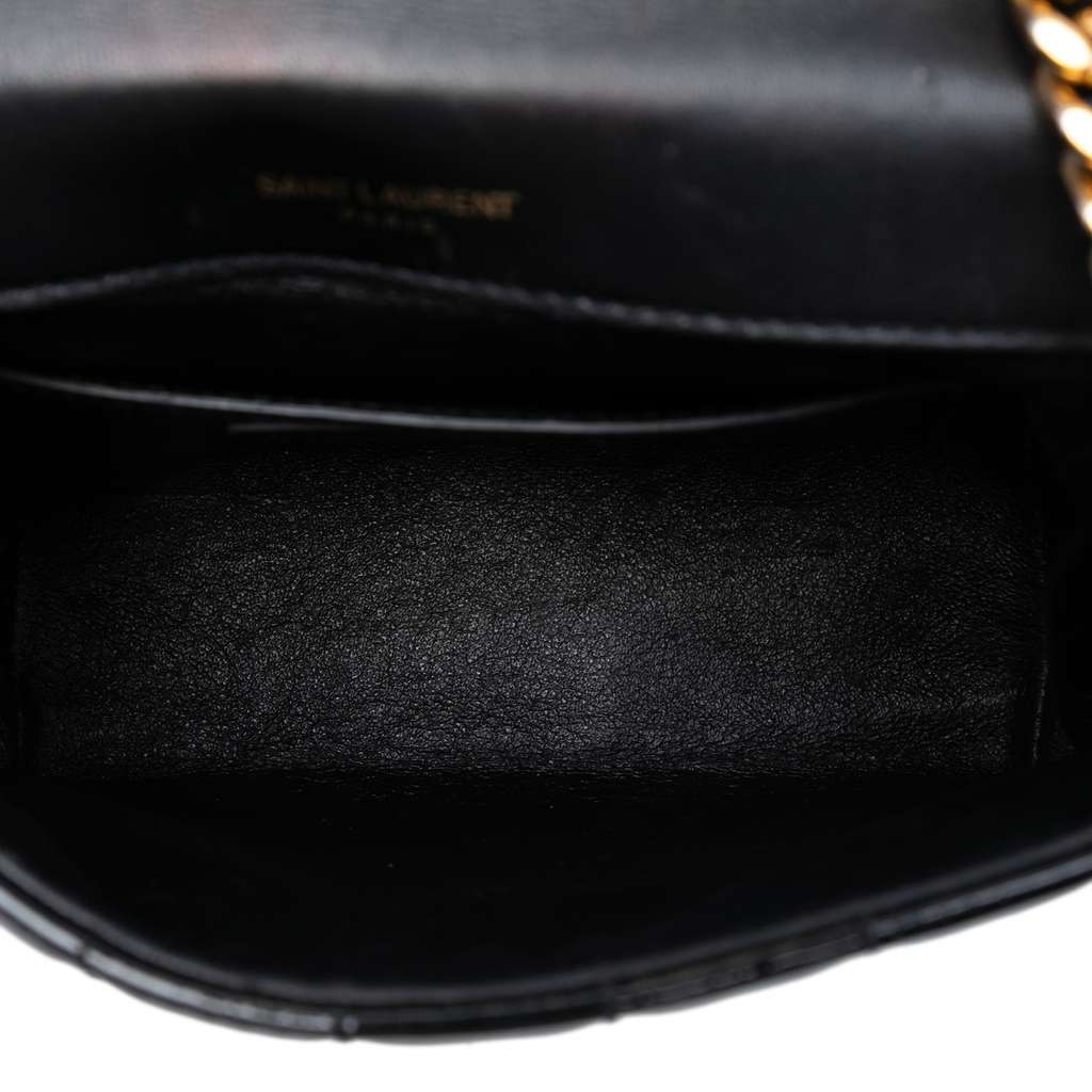 Saint Laurent Small Patent Monogram Vicky Chain Bag Black Leather Good condition - Model View
