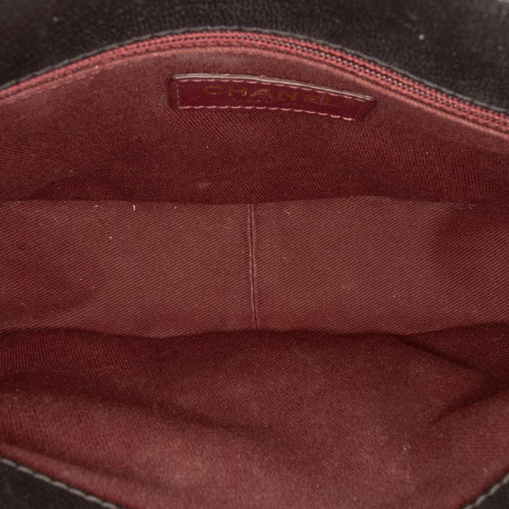 Chanel Medium Shiny Calfskin and Quilted Goatskin Coco Curve Flap Black Leather Good condition - Model View