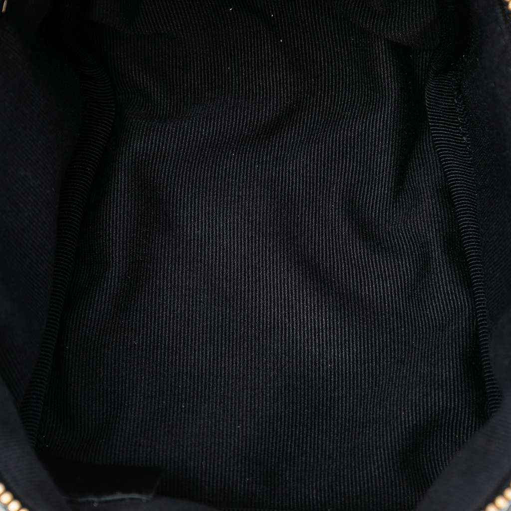 Chanel CC Quilted Lambskin Cube Wristlet Vanity Case Black Leather Good condition - Model View