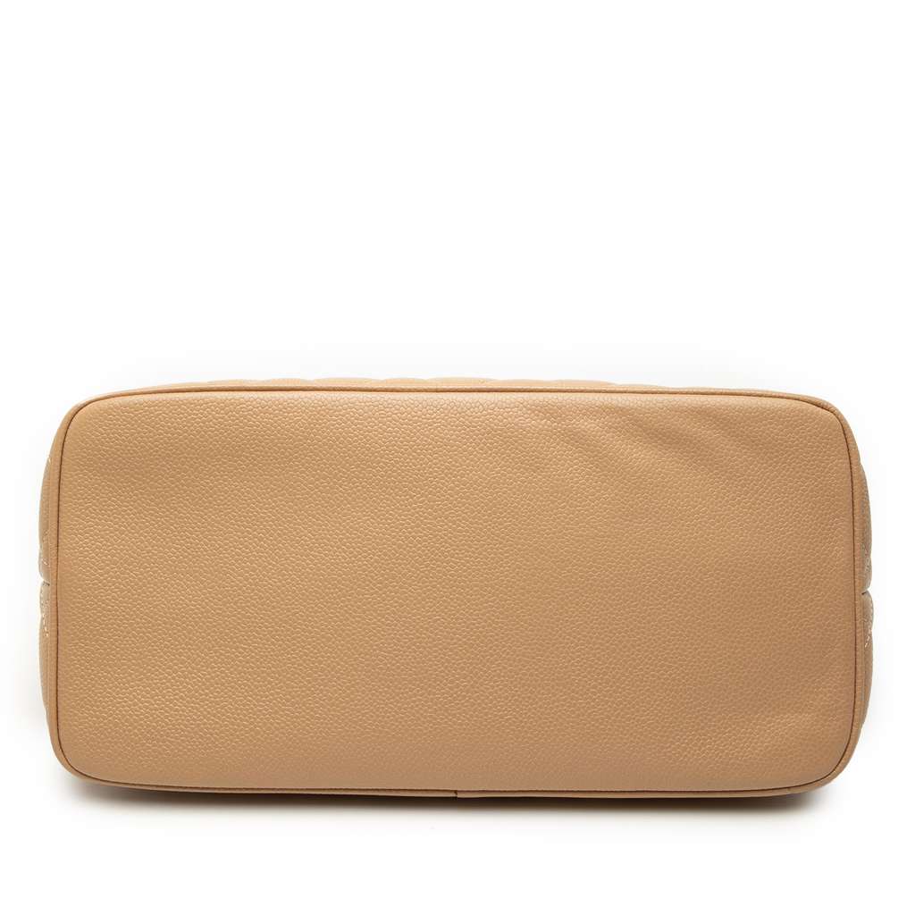 Chanel Caviar Medallion Tote Beige Leather Good condition - Inside View